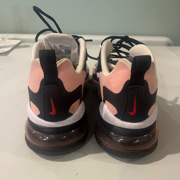 Nike Air Max 270 React
Black White Bleached Coral - Picture 2 of 4